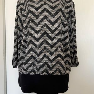 Chevron patterned top